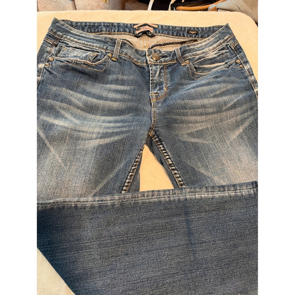 Rock & Republic Capri Jeans Womens 10 Blue Embellished Stretch Denim Express